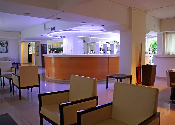 Michel بلدة كوس